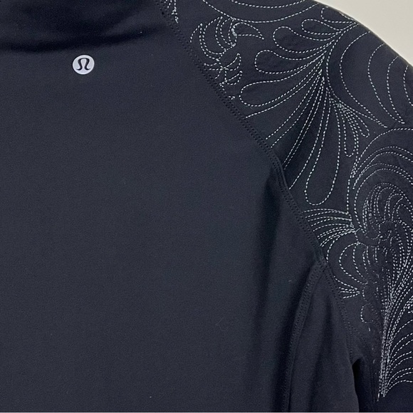 Lululemon | Toasty Tech  1/2 Zip Size 6 - Picture 6 of 7